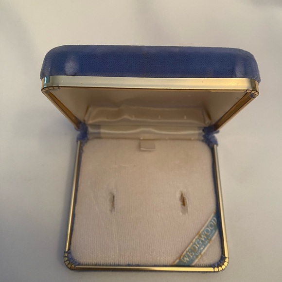 Vintage Black Wedgwood Jasperware 12K Gold Filled Greek Goddess Cameo Brooch - Picture 11 of 14